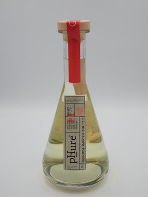 pHure Grapefruit Gin, 70cl bottle infused with grapefruit